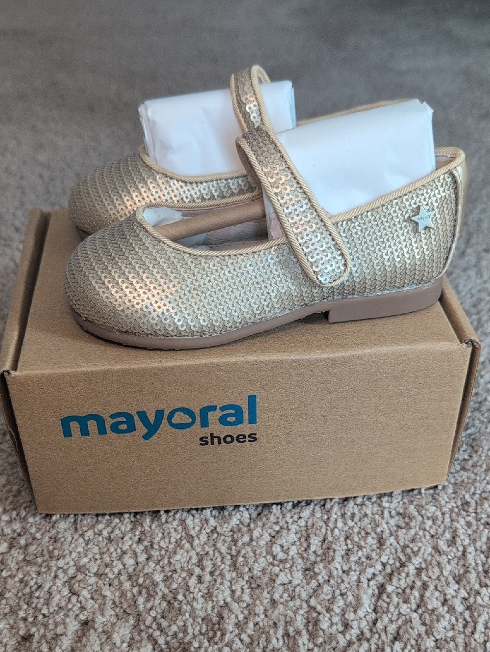 NIB Mayoral Gold Sequin Mary Jane Shoes (5.5)